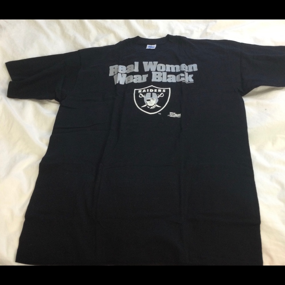 Salem Raiders Women’s Black T-shirt XL vintage